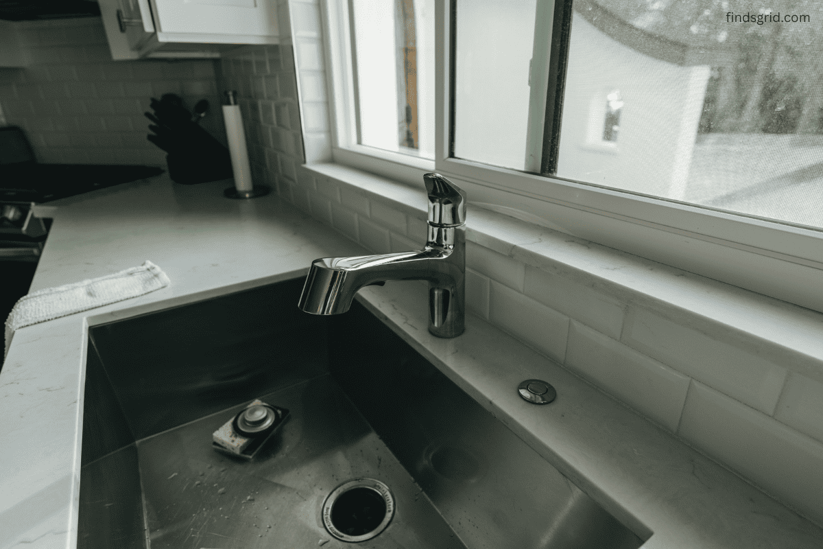 kitchen sink drain smell problem caused by neglected dirty sink drain